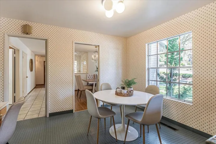 1270 Montclaire Way, Los Altos, California 94024