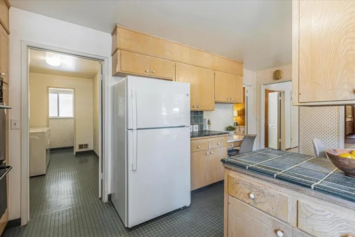 1270 Montclaire Way, Los Altos, California 94024