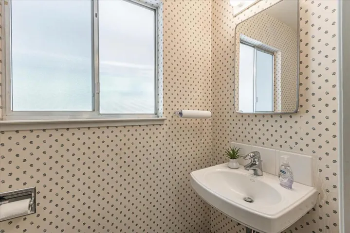 1270 Montclaire Way, Los Altos, California 94024