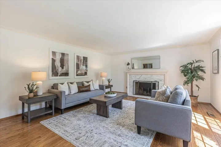 1270 Montclaire Way, Los Altos, California 94024
