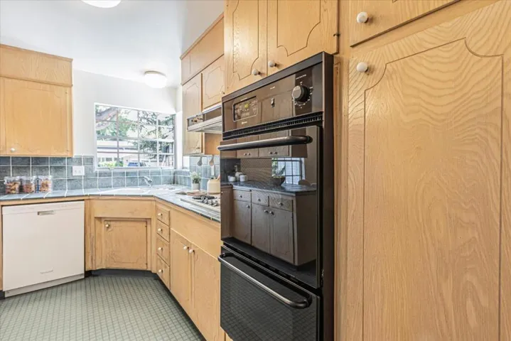 1270 Montclaire Way, Los Altos, California 94024