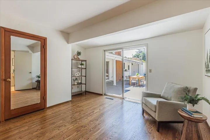 1270 Montclaire Way, Los Altos, California 94024