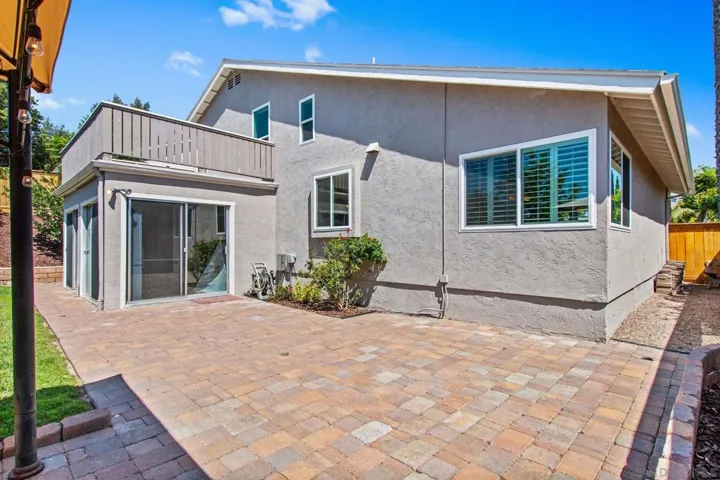 9075 Meadowrun Way, San Diego, California 92129