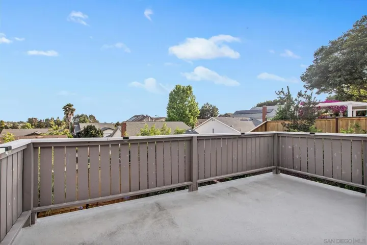 9075 Meadowrun Way, San Diego, California 92129