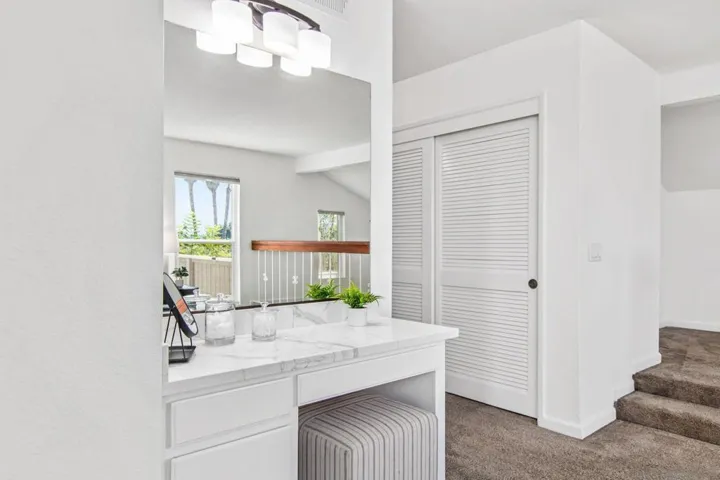 9075 Meadowrun Way, San Diego, California 92129