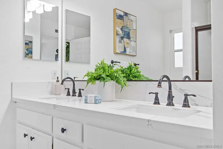 9075 Meadowrun Way, San Diego, California 92129