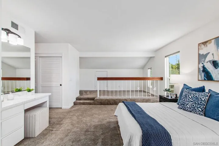 9075 Meadowrun Way, San Diego, California 92129