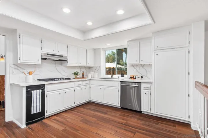 9075 Meadowrun Way, San Diego, California 92129