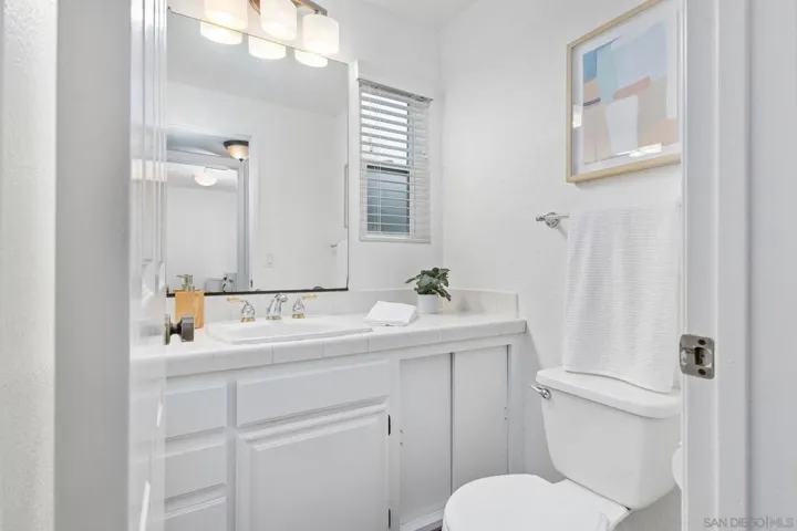 9075 Meadowrun Way, San Diego, California 92129