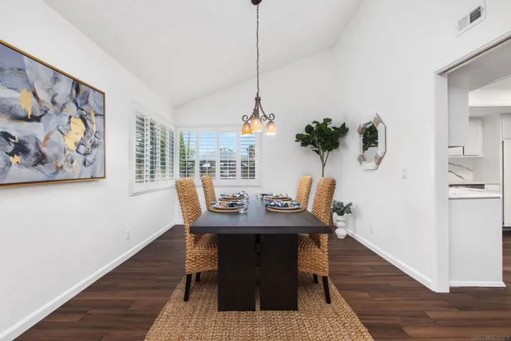 9075 Meadowrun Way, San Diego, California 92129
