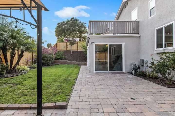 9075 Meadowrun Way, San Diego, California 92129