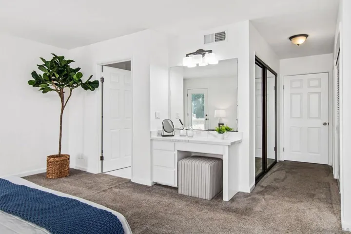 9075 Meadowrun Way, San Diego, California 92129