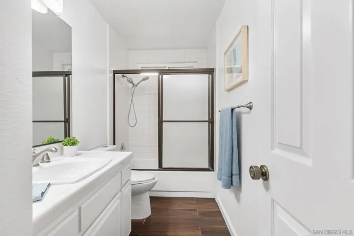 9075 Meadowrun Way, San Diego, California 92129