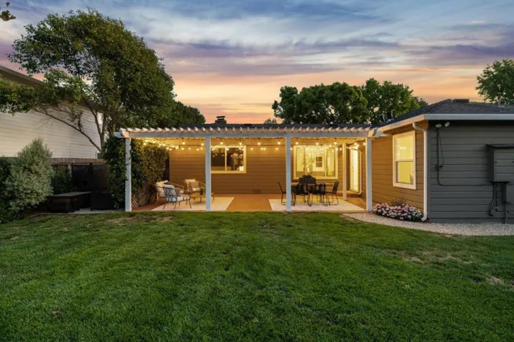 307 Sheridan Drive, Menlo Park, California 94025