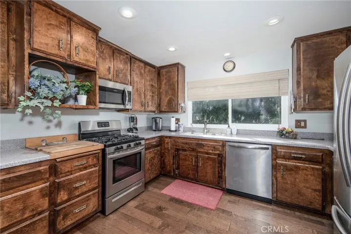 121 Darfo Drive, Crestline, California 92325