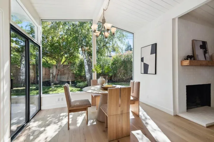 3634 South Court, Palo Alto, California 94306