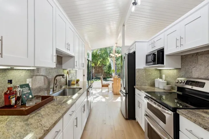 3634 South Court, Palo Alto, California 94306