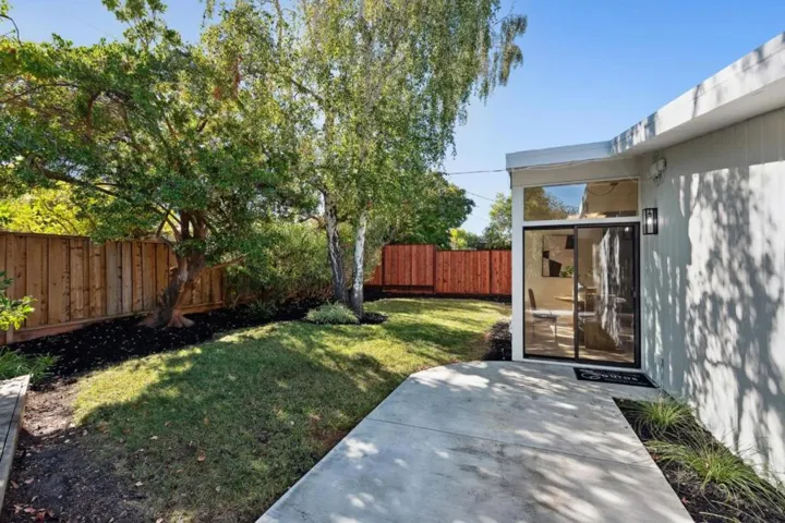 3634 South Court, Palo Alto, California 94306