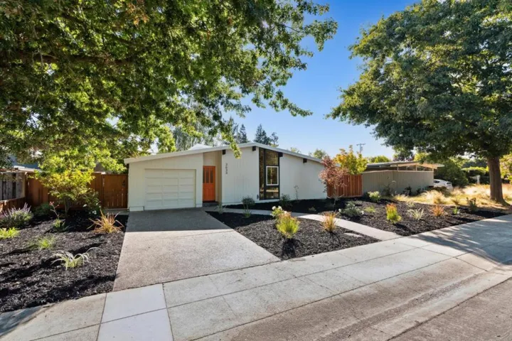 3634 South Court, Palo Alto, California 94306