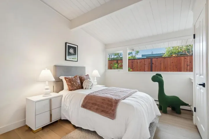 3634 South Court, Palo Alto, California 94306