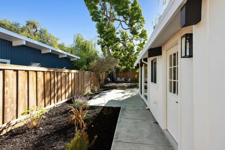 3634 South Court, Palo Alto, California 94306