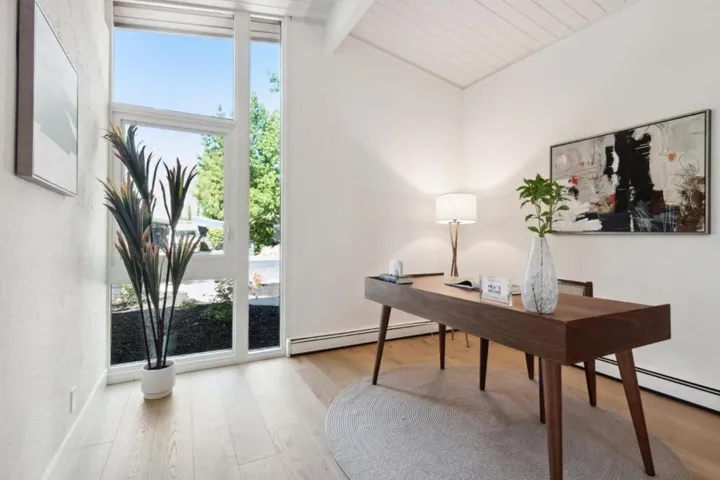 3634 South Court, Palo Alto, California 94306