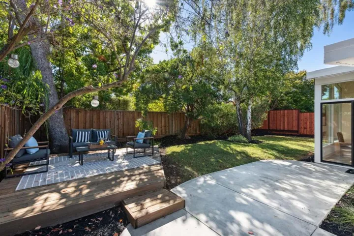 3634 South Court, Palo Alto, California 94306