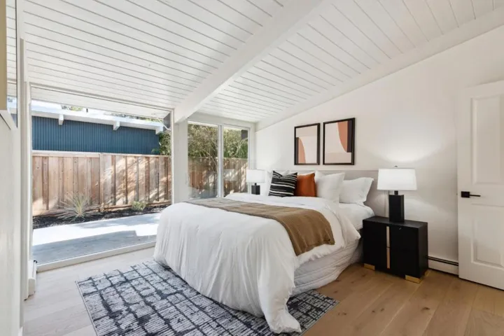 3634 South Court, Palo Alto, California 94306