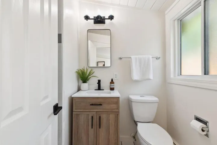 3634 South Court, Palo Alto, California 94306