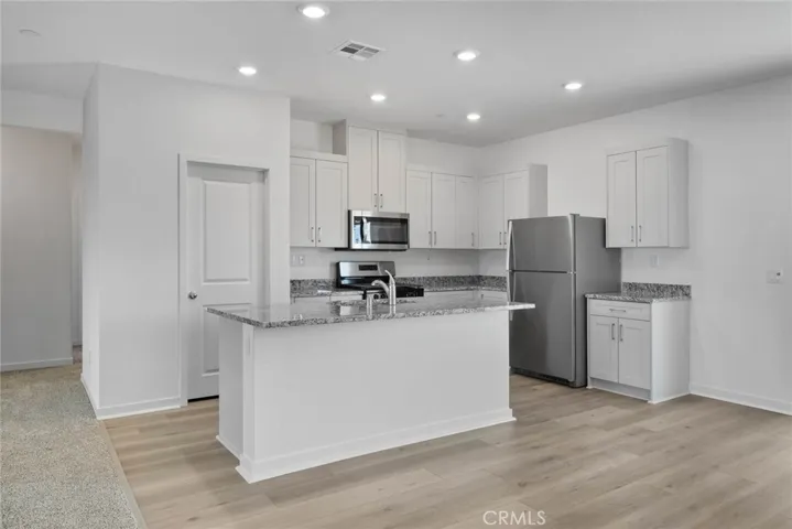 12323 Bear Ridge Way, Victorville, California 92392