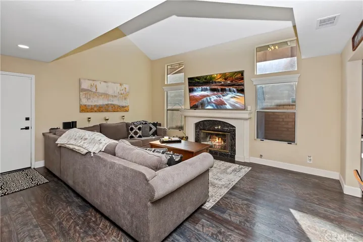 1140 Jonah Drive, Corona, California 92882