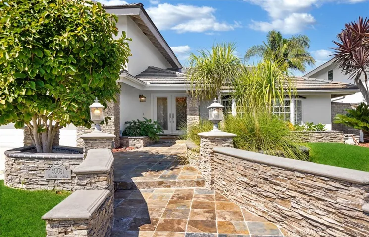 20051 Colgate Circle, Huntington Beach, California 92646