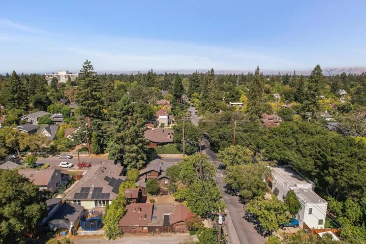 179189 Lincoln Avenue, Palo Alto, California 94301