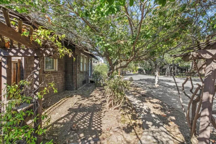 179189 Lincoln Avenue, Palo Alto, California 94301