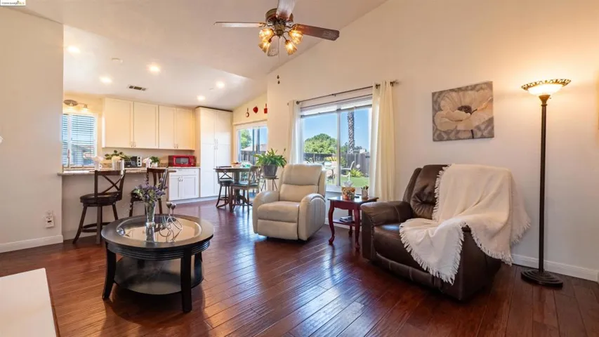 1770 Gateway Dr, Oakley, California 94561