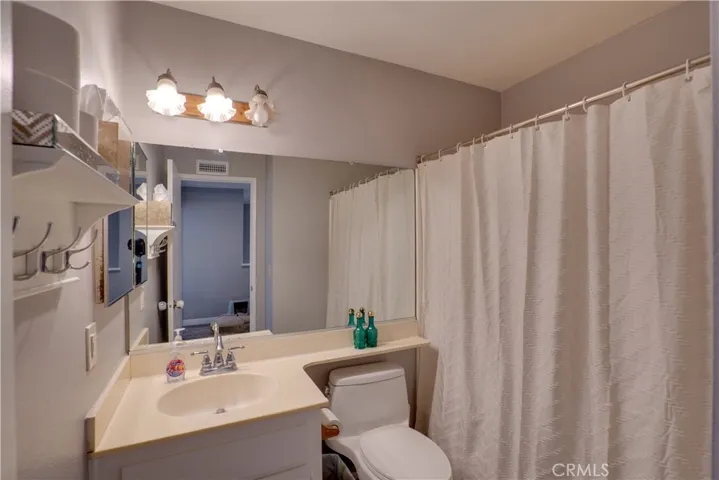 upstairs full bathroom