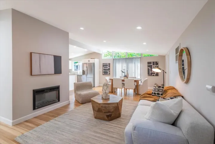 3943 Bibbits Drive, Palo Alto, California 94303