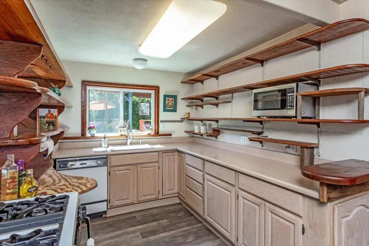 21560 Madrone Drive, Los Gatos, California 95033