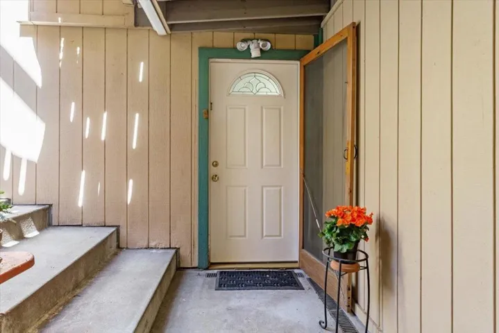 21560 Madrone Drive, Los Gatos, California 95033