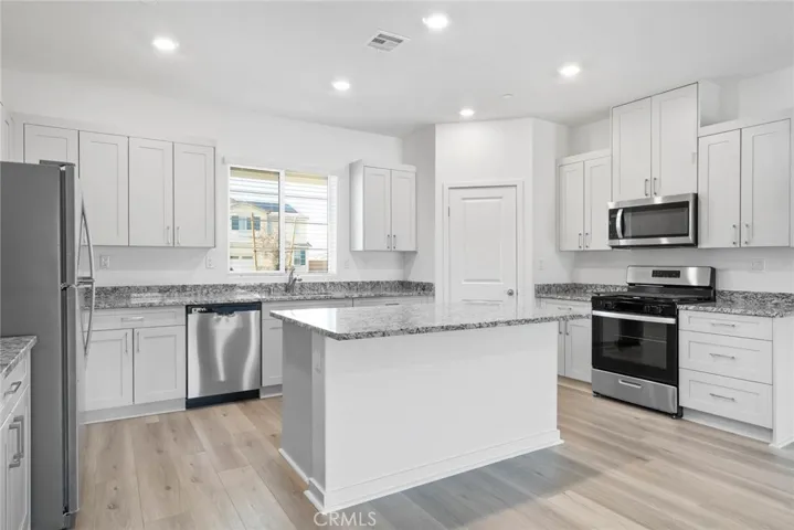 12333 Craven Way, Victorville, California 92392