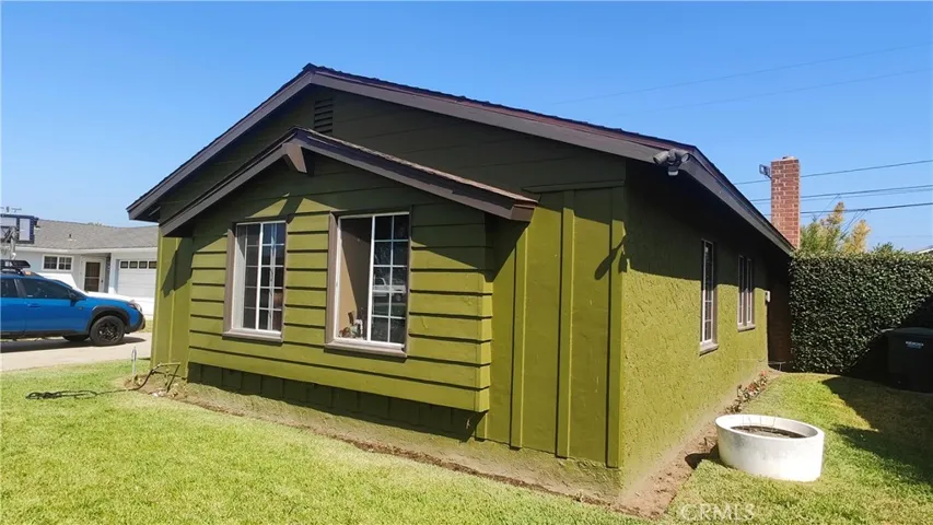 RIGHTSIDE VIEW- 2 FRONT BEDROOMS