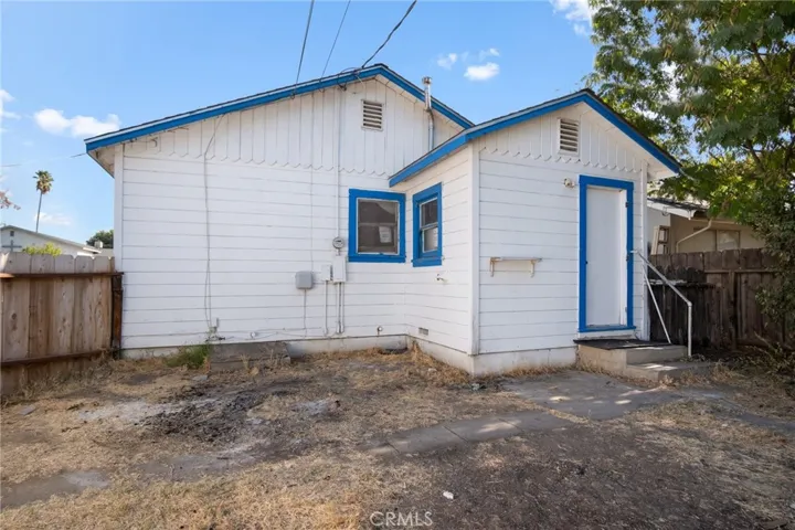1136 W 10th Street, Merced, California 95341