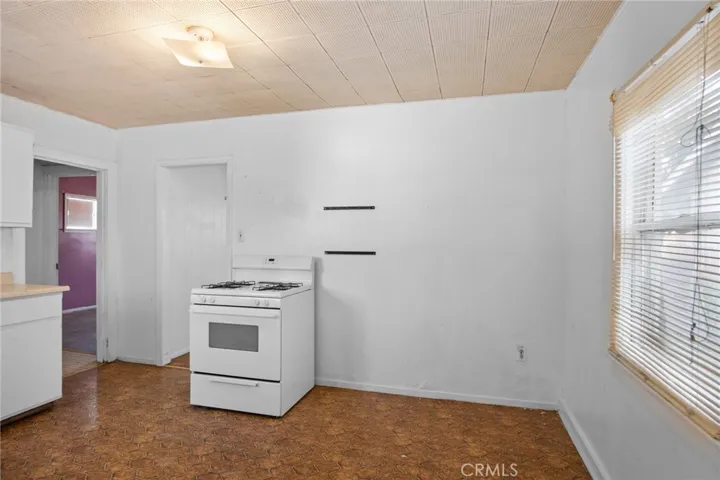 1136 W 10th Street, Merced, California 95341