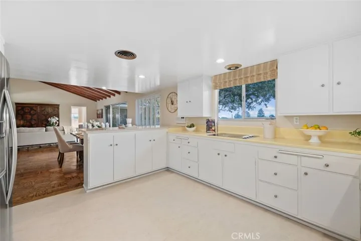 1315 Riviera Drive, Pasadena, California 91107