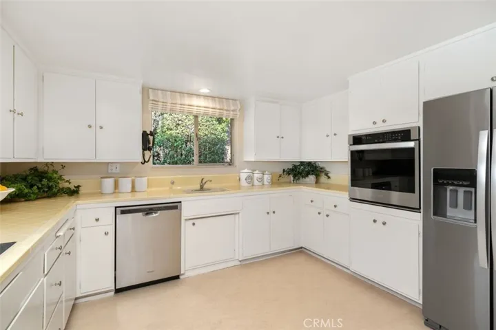 1315 Riviera Drive, Pasadena, California 91107