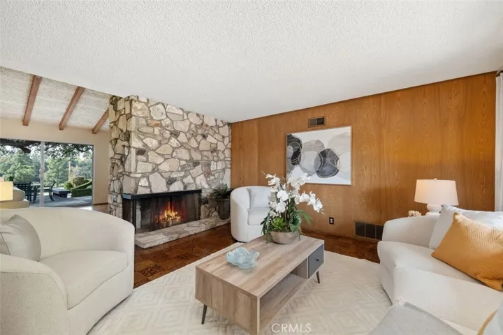 1315 Riviera Drive, Pasadena, California 91107