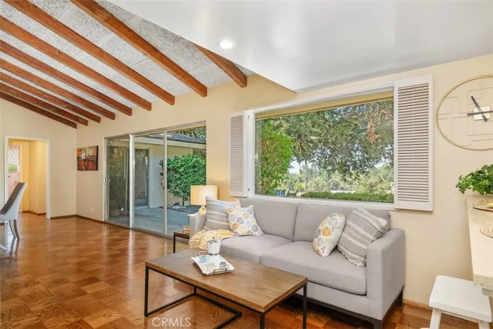 1315 Riviera Drive, Pasadena, California 91107