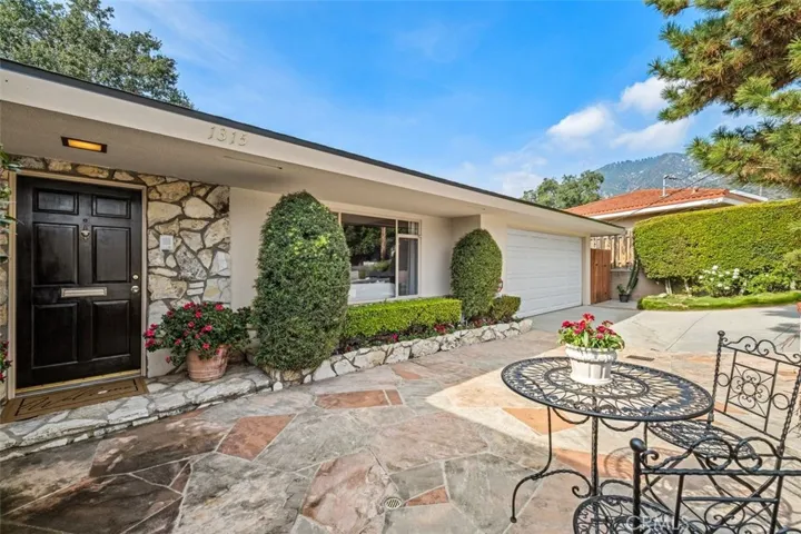1315 Riviera Drive, Pasadena, California 91107