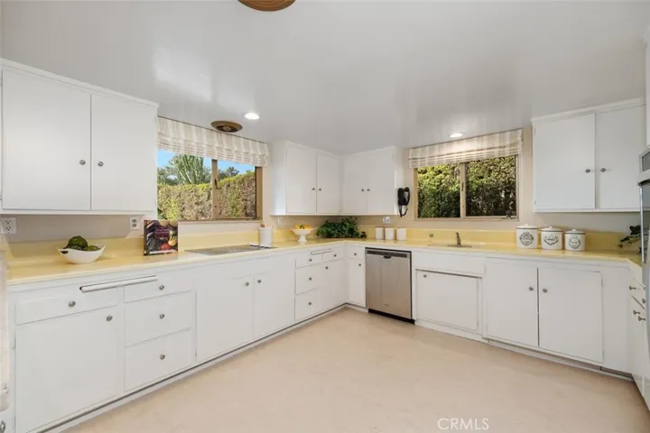 1315 Riviera Drive, Pasadena, California 91107