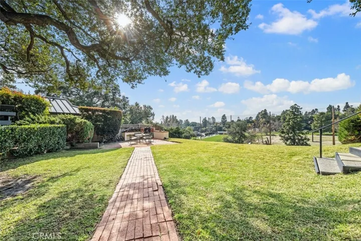 1315 Riviera Drive, Pasadena, California 91107